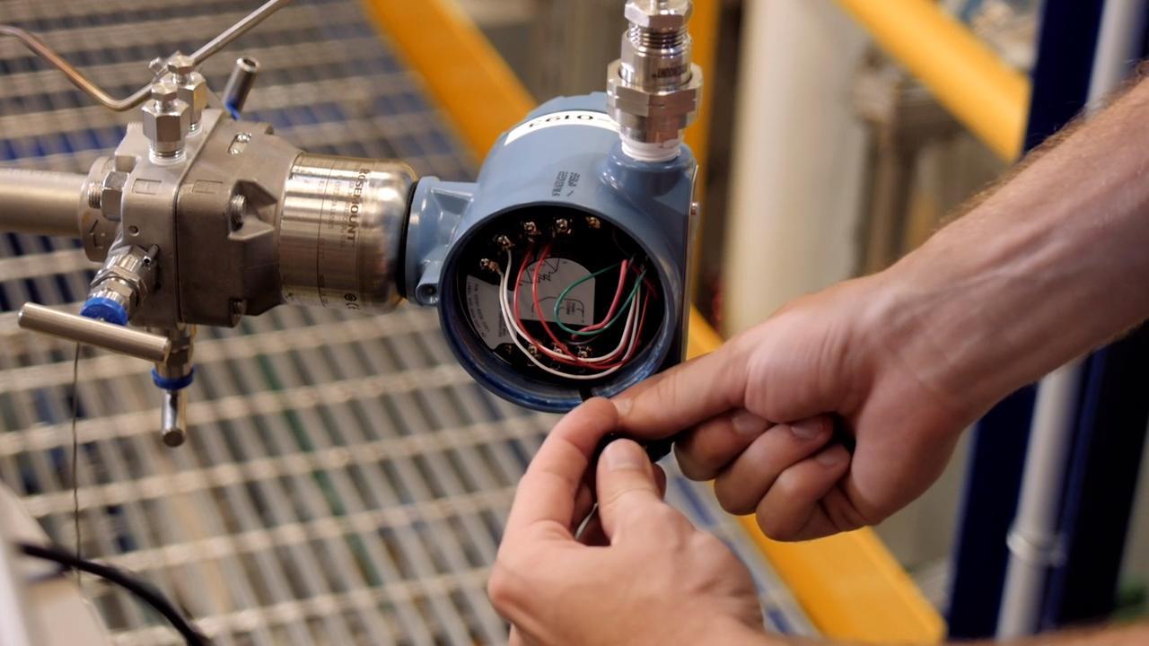 使用 AMS Trex 标定 Rosemount ™ 3051SMV