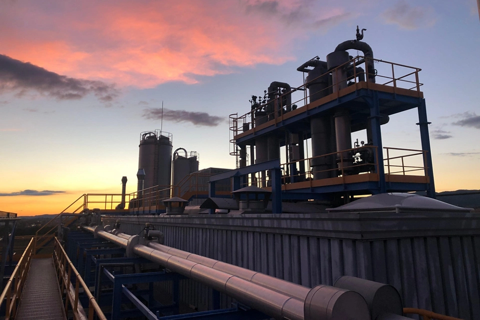 Covestro 利用 DeltaV 先进控制技术提升聚酯纤维产量