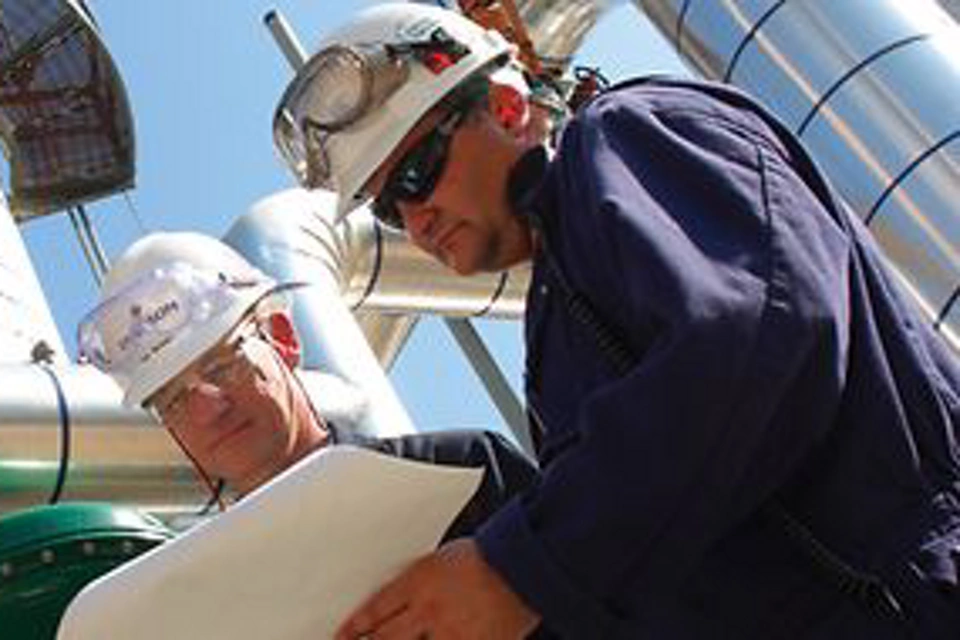 在蒸馏过程中实现精确的液位测量