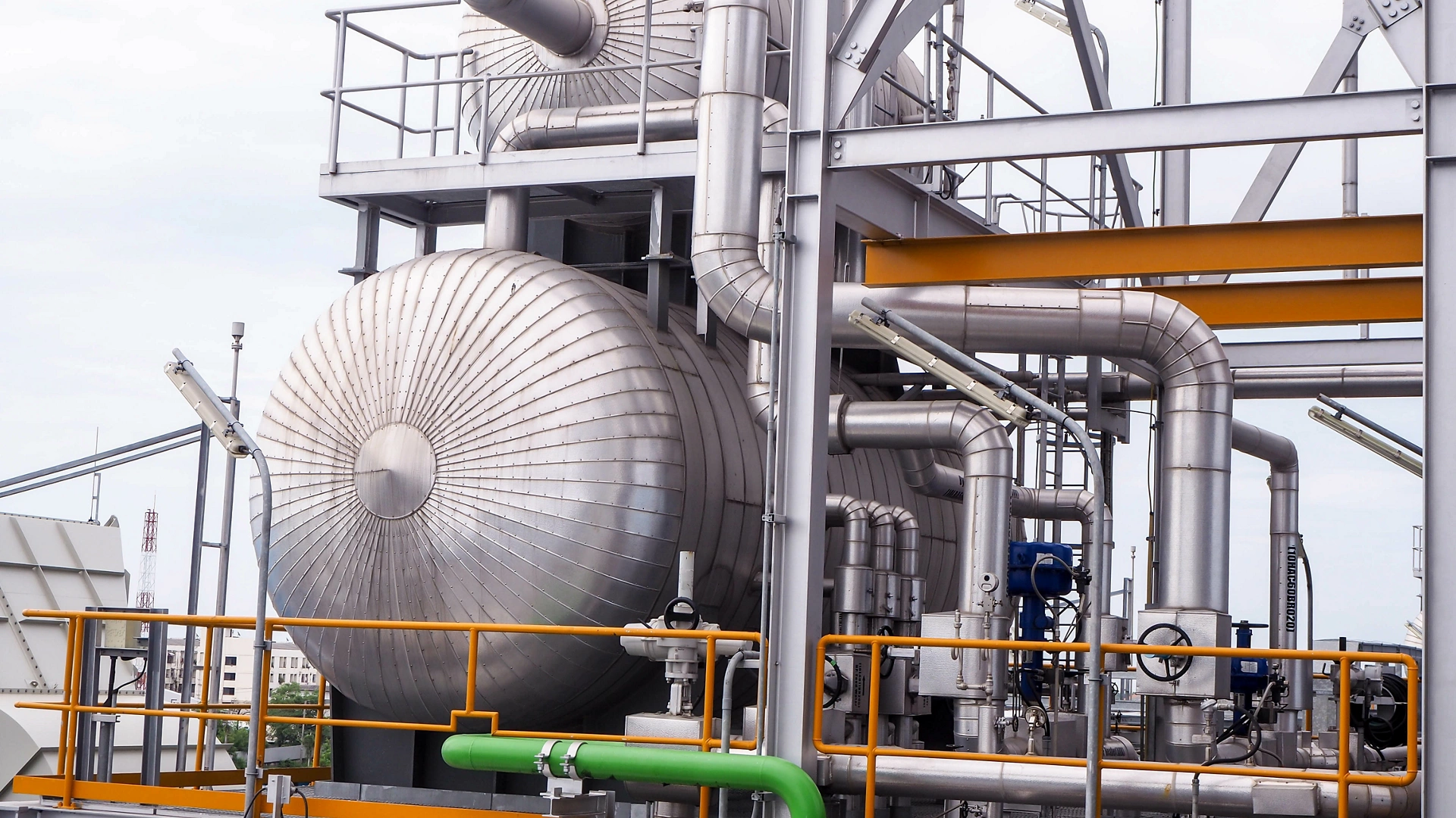 Drum for generator steam of HRSG boilers systems (Heat recovery steam generator) during construction in Combined-Cycle Co-Generation Power Plant.