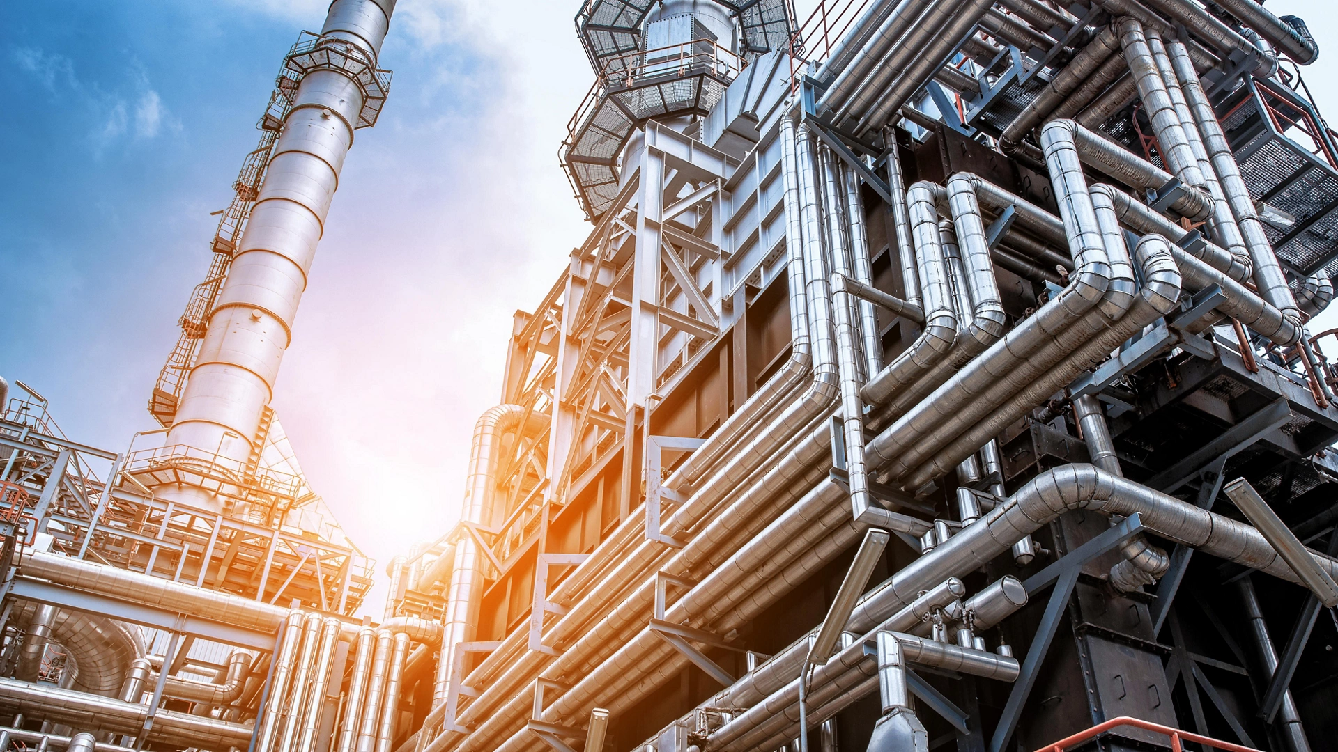 Differential Pressure Flow Measurement in Short Piping and Space