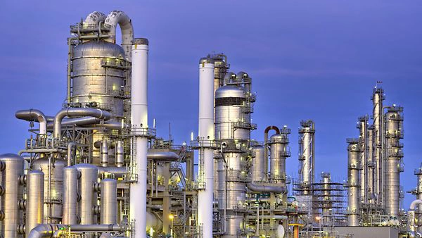 Differential Pressure (DP) Level solutions for distillation columns and outdoor vessels