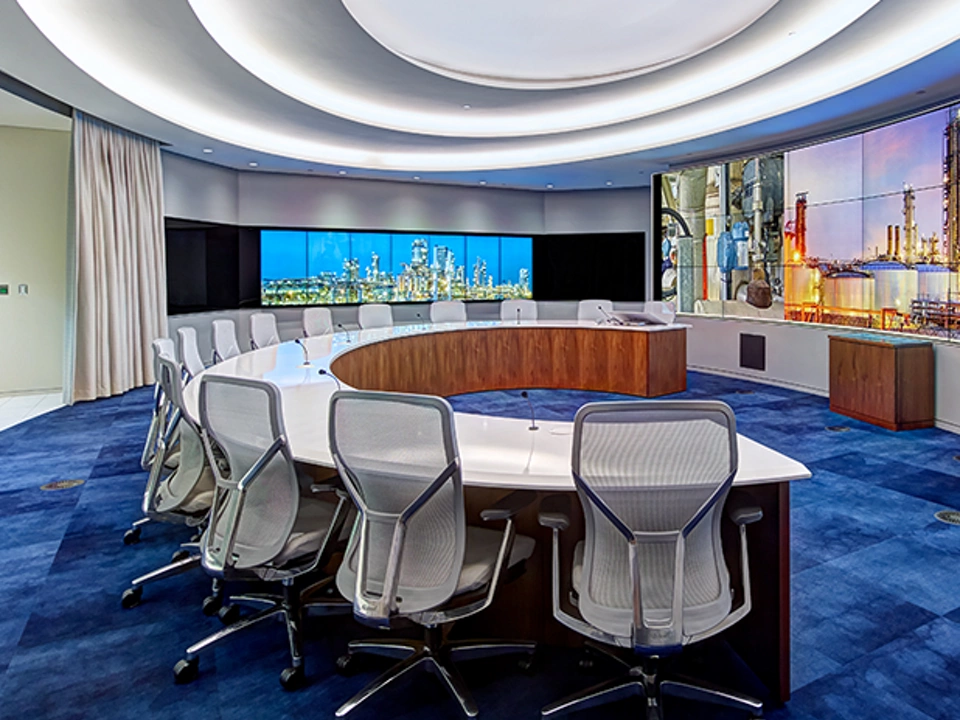Expert-Led Immersive Experiences​