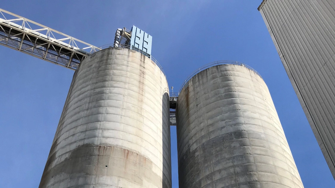 Level Measurement in Coal Hoppers at Coal-Fired Power Plants