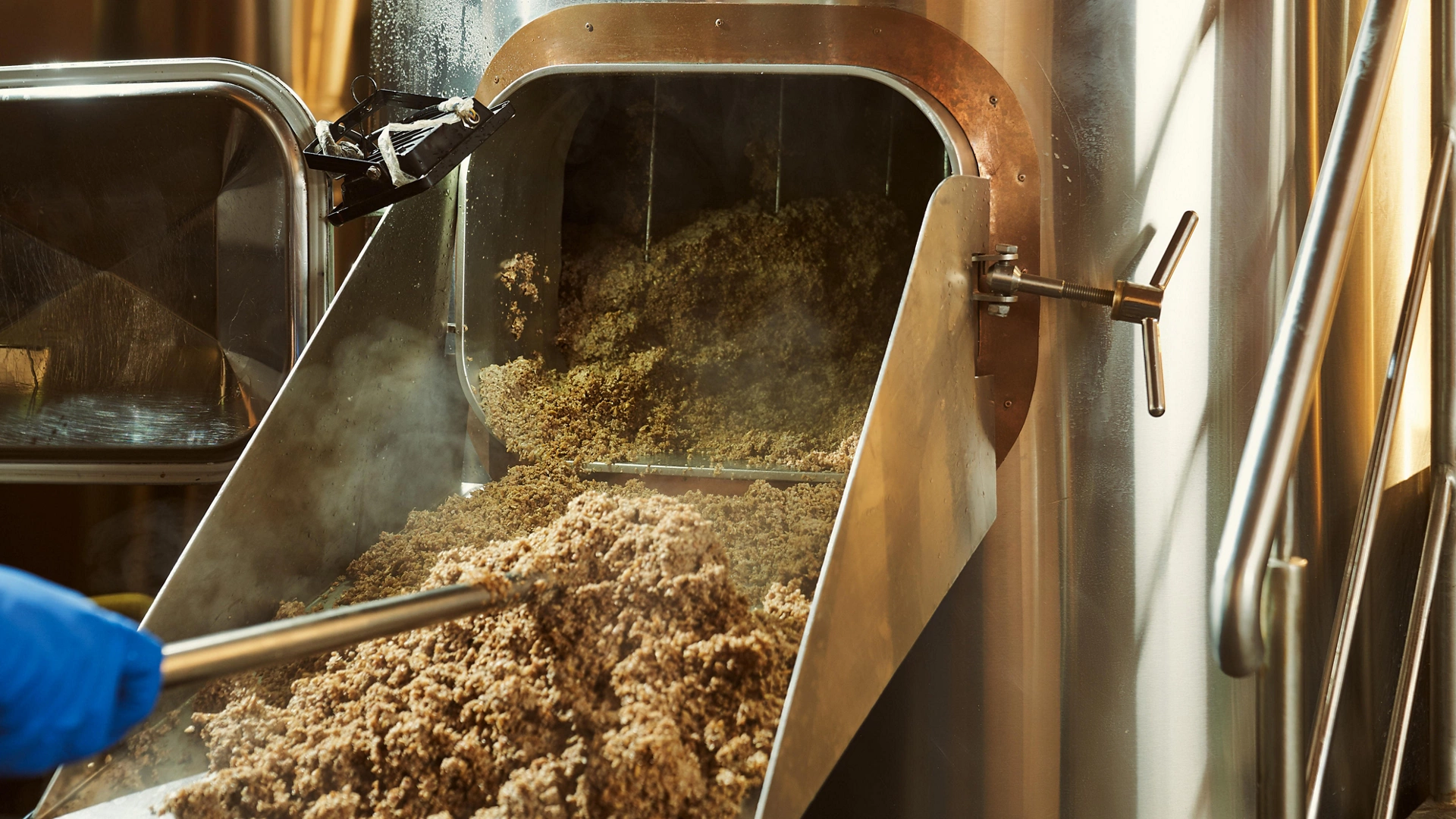 Mashing of milled malt grains for preparing malt. Process of brewing grain of barley.