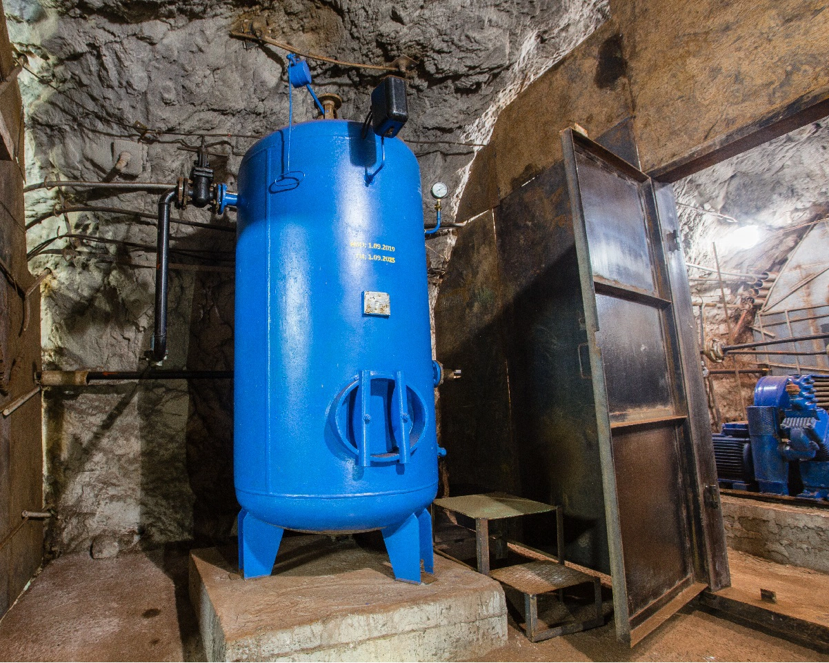 Blue air pneumathic compressor in mine underground