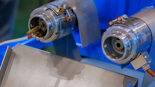 Measurement Solutions for Extruding, Drying, Coating Processes in Dry Pet Food Production