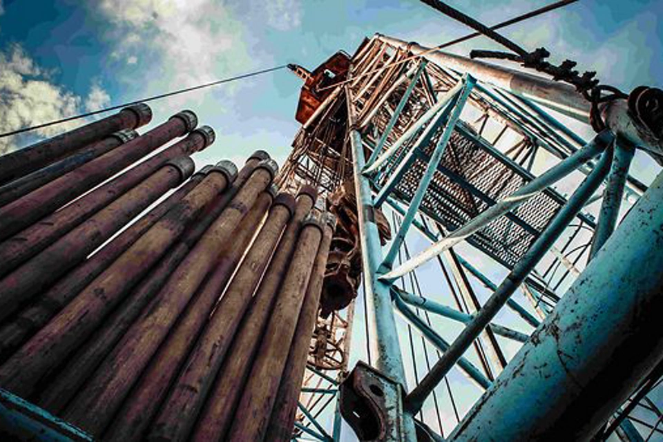 利用非侵入式砂砾管理提升页岩作业效率