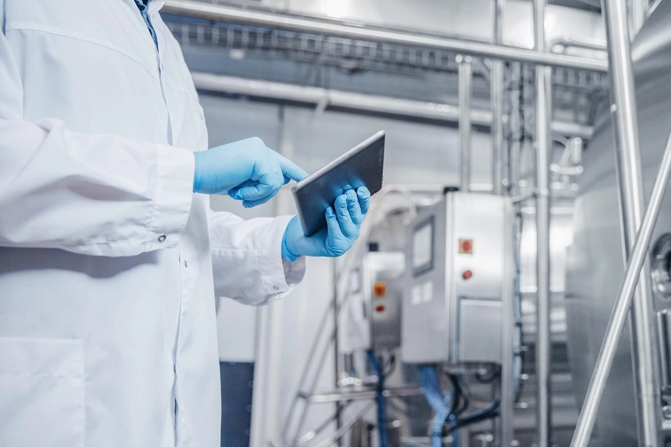 监控工厂公用设施，实现卓越运营