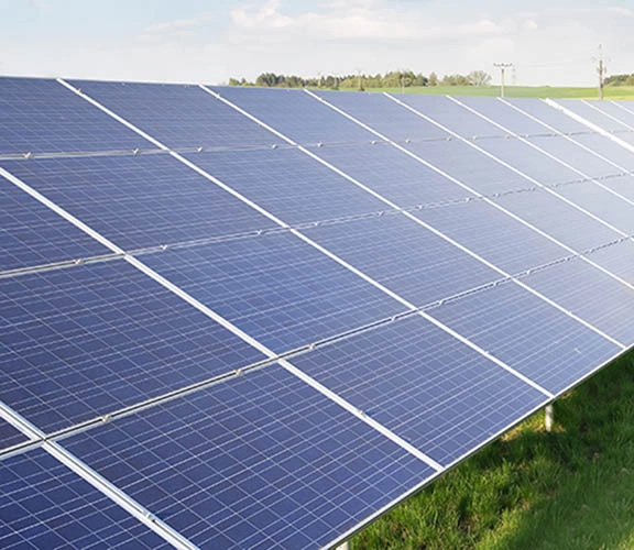 Power plant using renewable solar energy