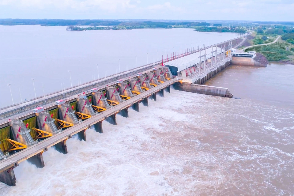 改造和可再生能源有助于建立更智能、更可持续的电网