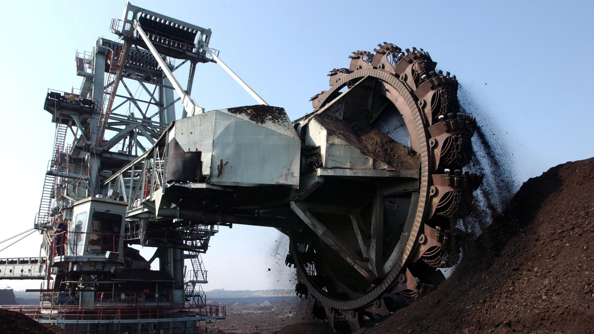 coal excavation on the surface mine