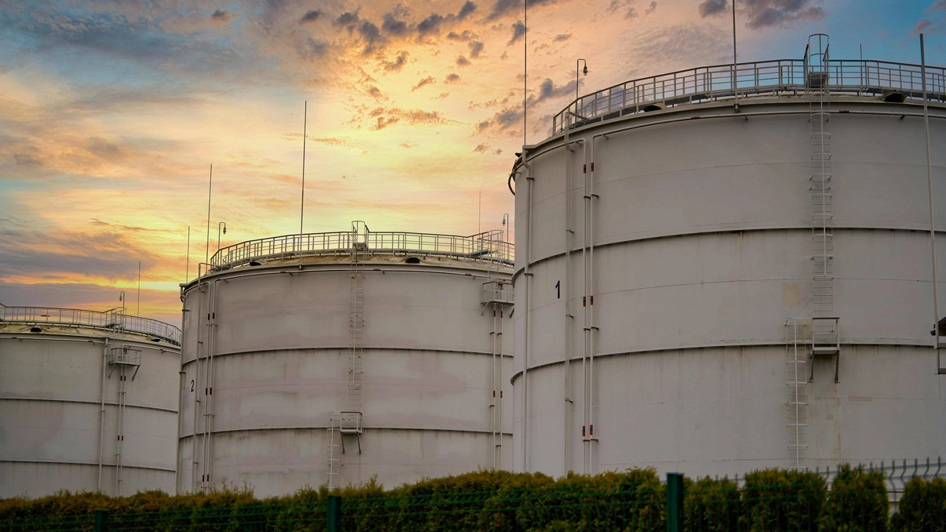 Wireless Asset Monitoring for Storage Tanks